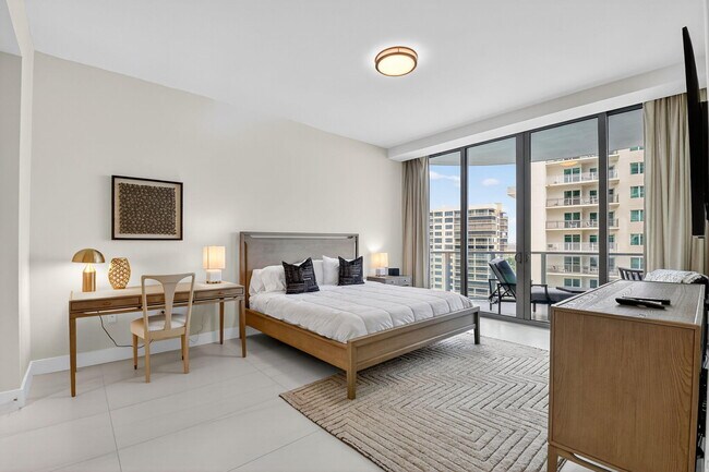 Building Photo - 3100 N Ocean Dr