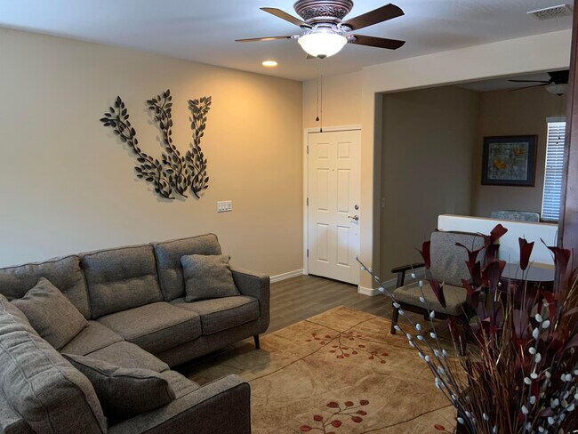 Building Photo - 22407 W Morning Glory St