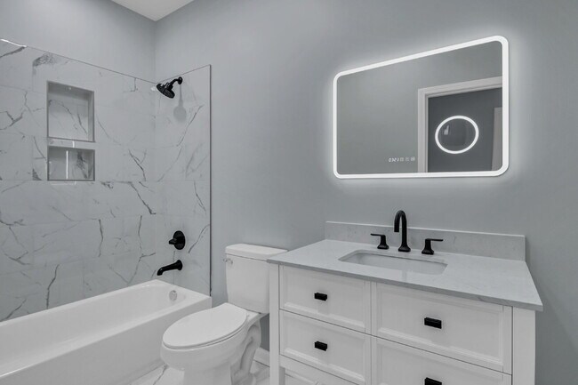 Building Photo - 32 Roberson St