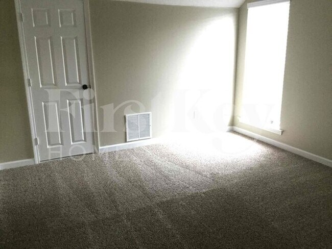 Building Photo - 4590 Tulip Creek Dr