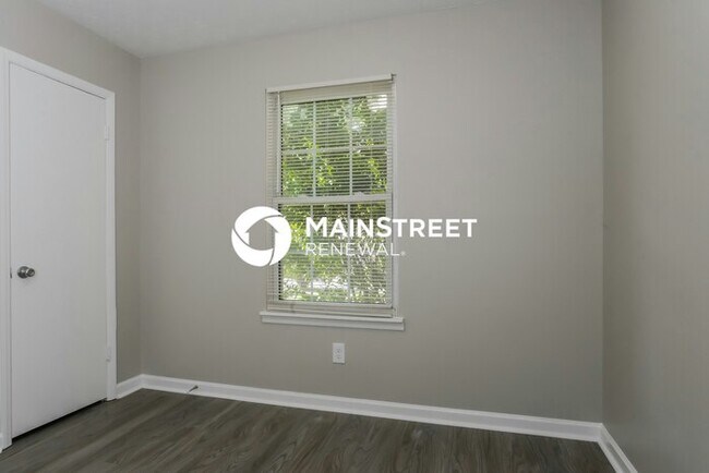 Building Photo - 3 Bedroom Pet-Friendly Home in Ellenwood, GA with Main Street Renewal