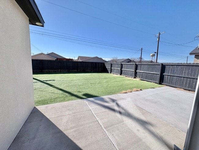 Building Photo - 1207 W Ave P