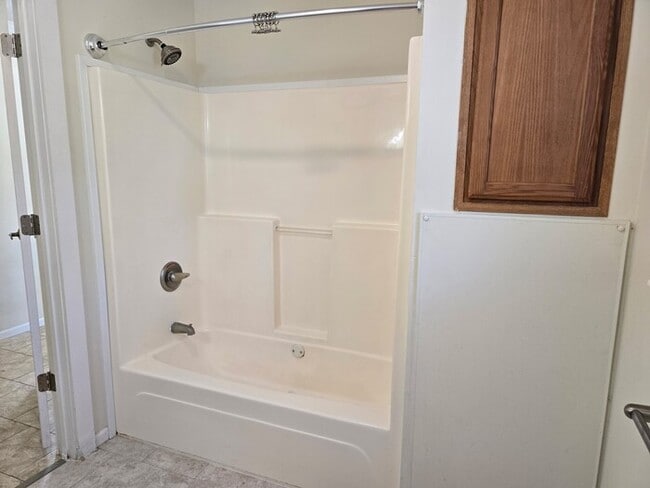 Building Photo - 2079 Pine Hill Rd