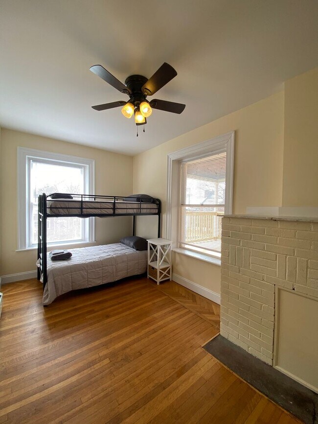 Building Photo - 416 Pearl St