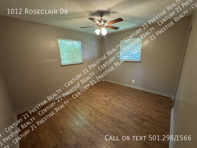 Building Photo - 1012 Roseclair Dr