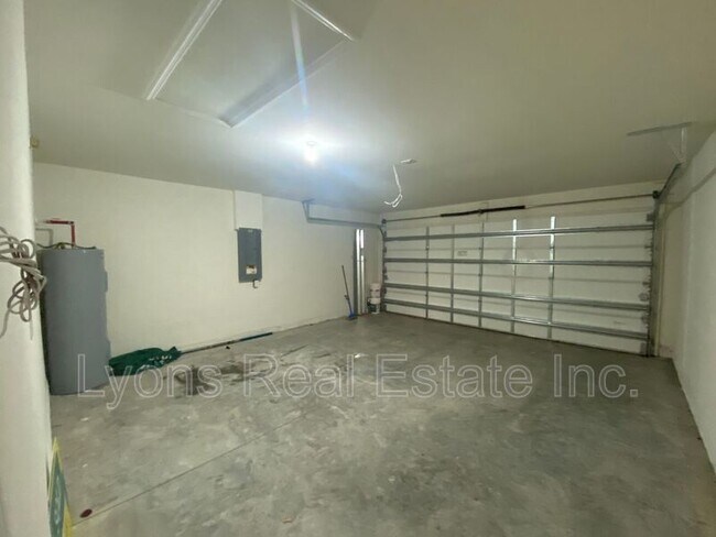 Building Photo - 5521 Gillot Blvd