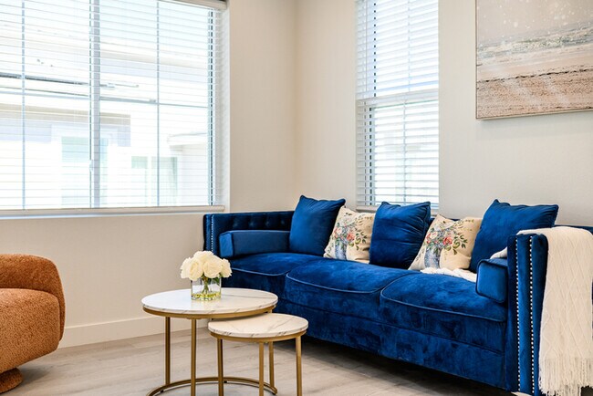 Building Photo - Turnkey Furnished 4BR Home in Palm Desert ...