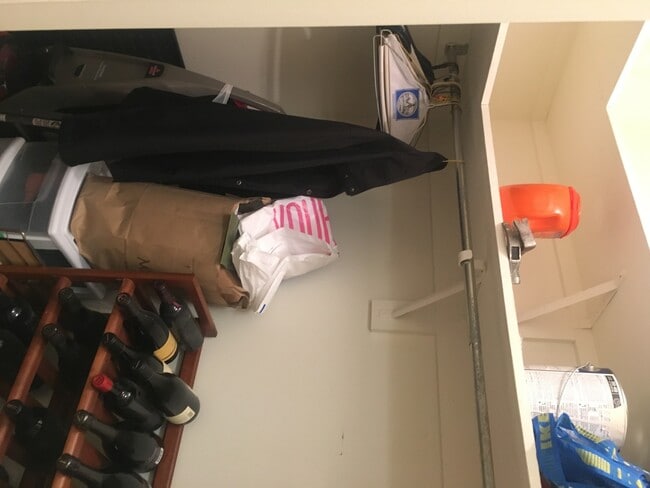 Building Photo - 5445 N Sheridan Rd