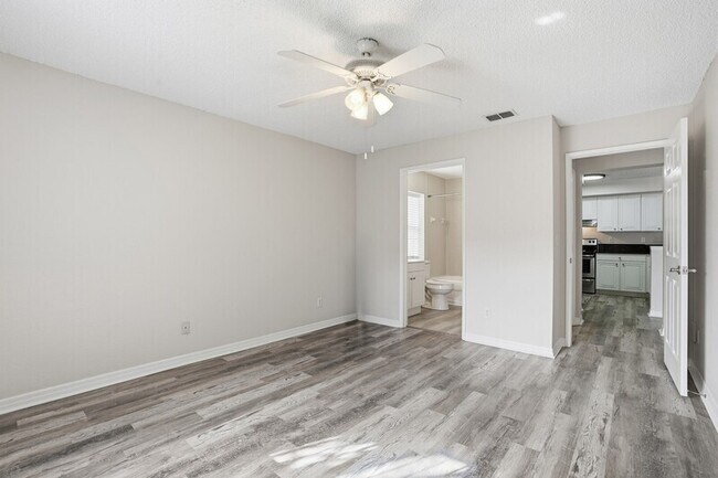 Building Photo - 8215 Ibis Club Dr