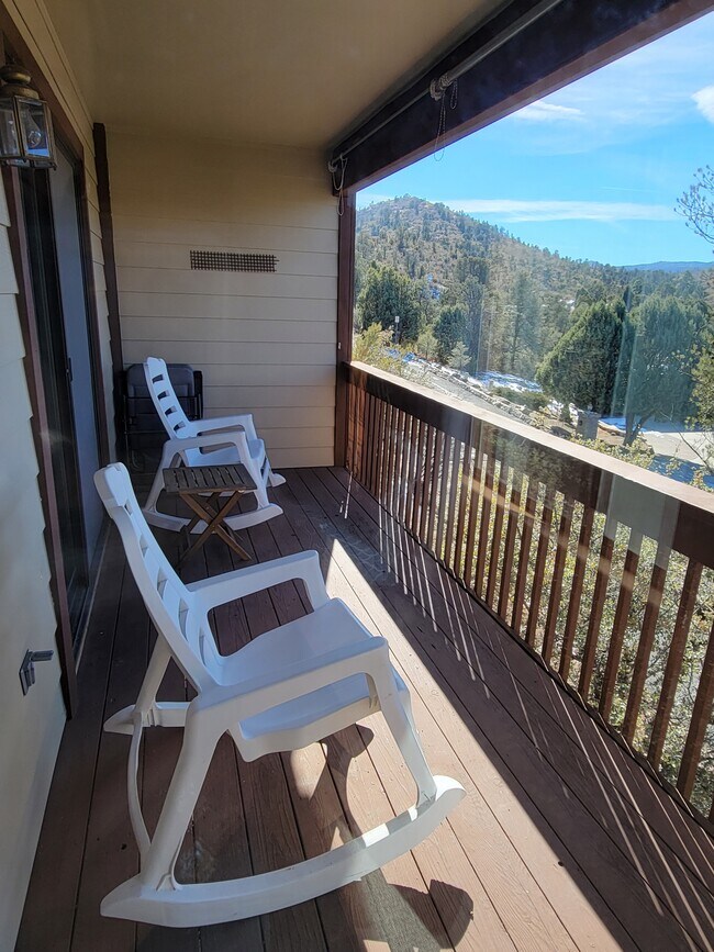 Building Photo - 4932 Summit Cir