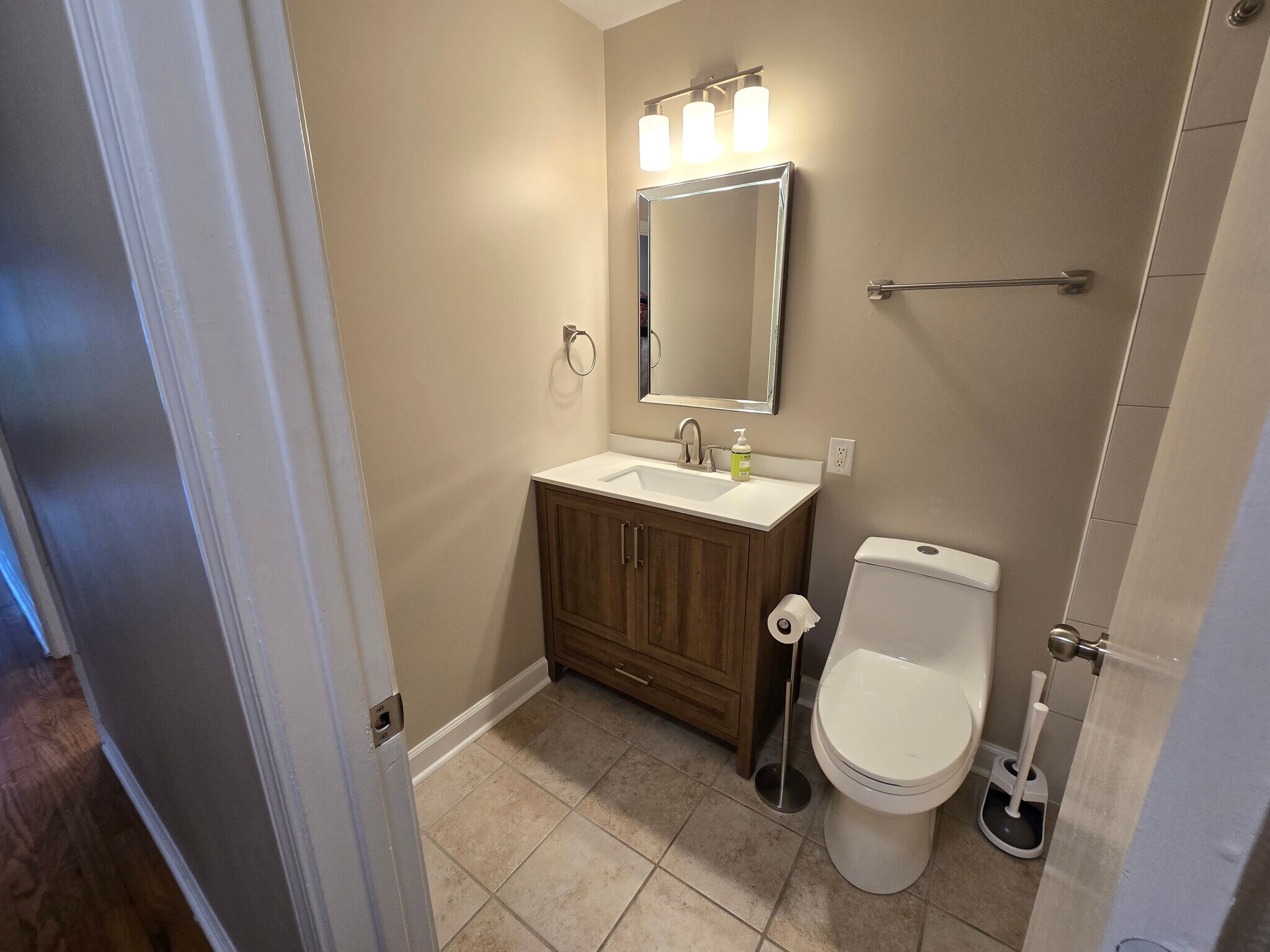 Building Photo - Room in Single Family Home on Lucky Ct