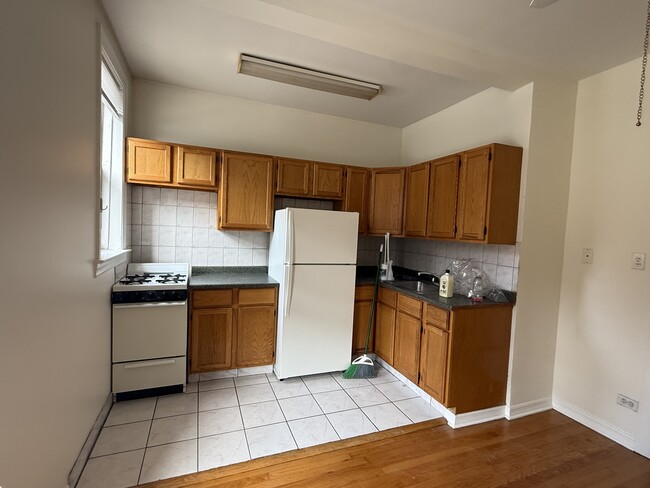 Building Photo - 4646 N Magnolia Ave