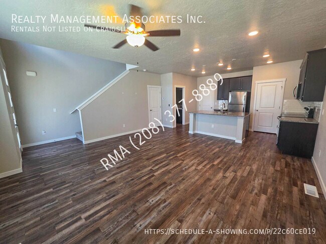 Building Photo - 4735 W Santa Fe Ln