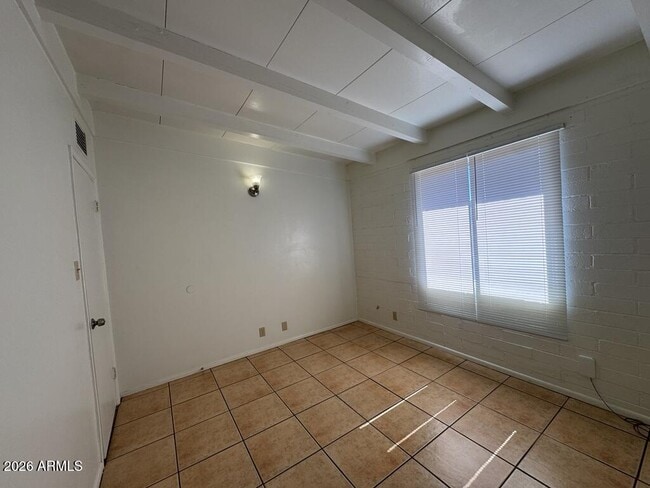 Building Photo - 1800 E Fry Blvd