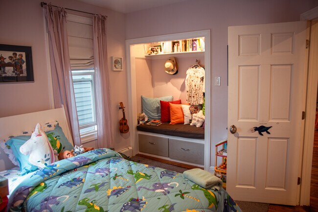 Bedroom 2 - 36 W Eagle St