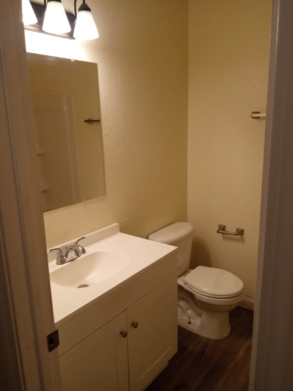 Building Photo - 925 Hathaway Dr