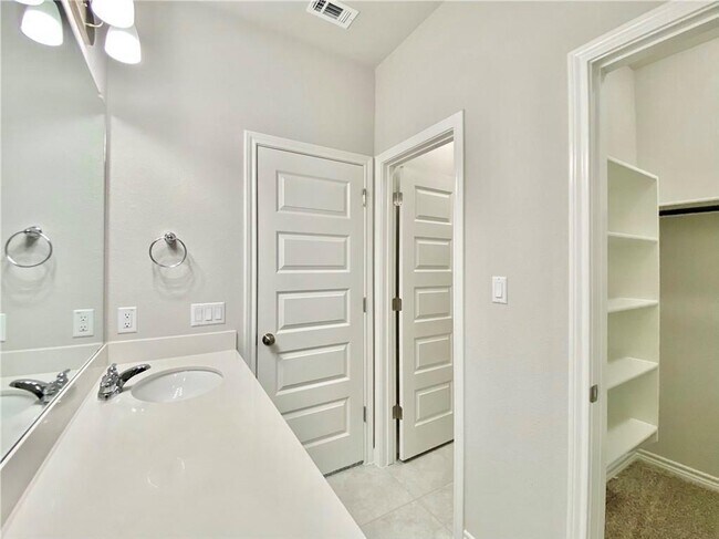 Building Photo - 2148 Pecan Island Dr