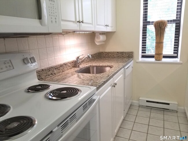 Building Photo - 9 Park St
