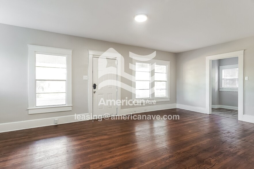 Building Photo - 2108 31st St Ensley