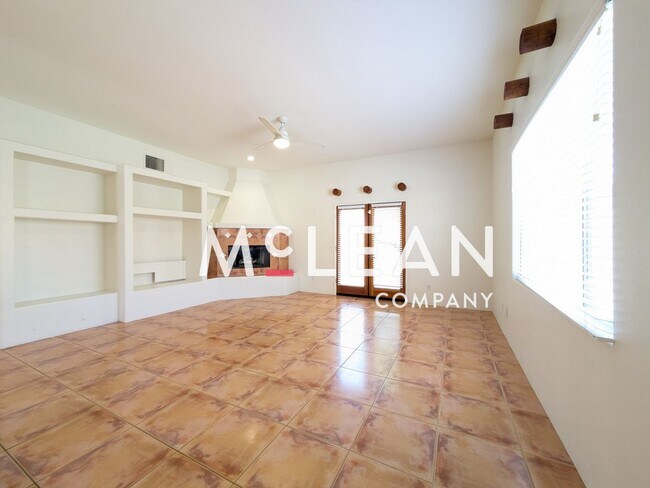 Building Photo - Classic 3 Bedroom Spanish Home with Pool -...