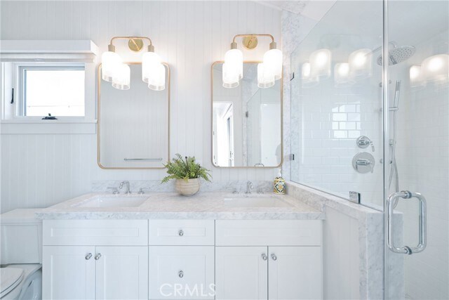 Building Photo - 360 Cliff Dr