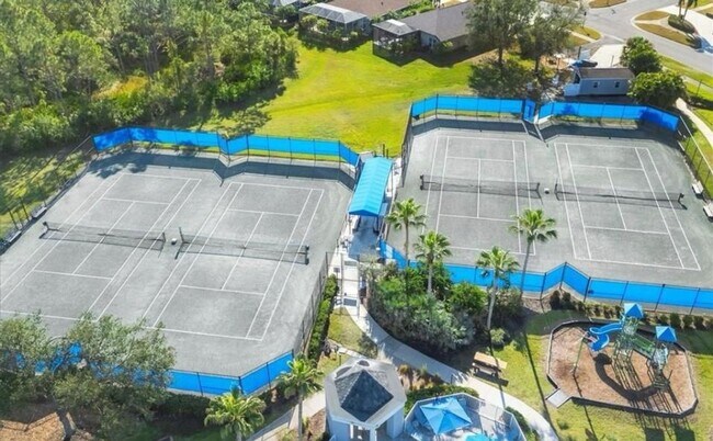 Building Photo - Charming 2BR Duplex in North Port