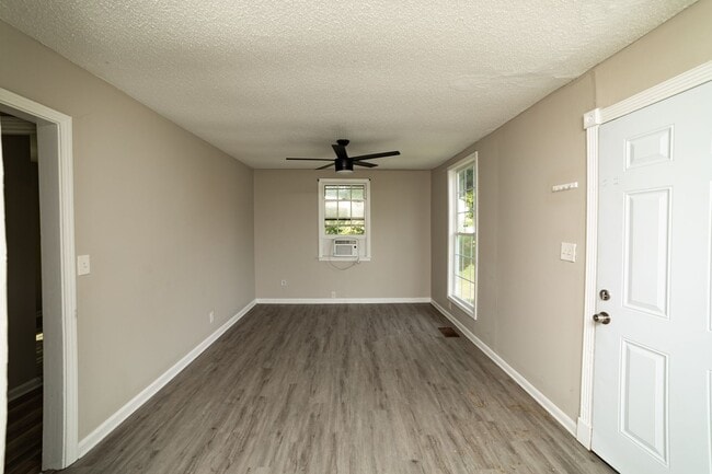 Building Photo - Charming 4BR/2BA Home in South Nashville –...