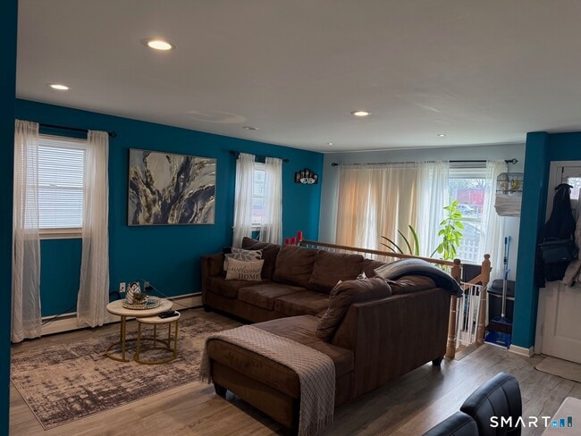 Building Photo - 524 Beechmont Ave