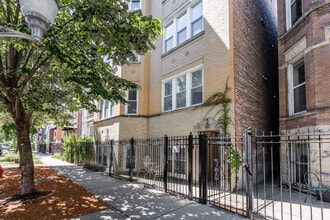 Building Photo - 1430 N Maplewood Ave