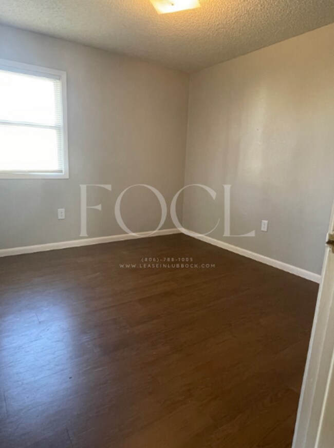 Building Photo - 516 Dowden Rd