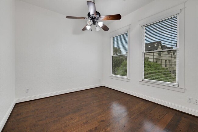 Building Photo - 1408 W 23rd St