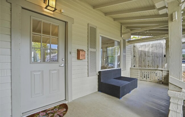 Building Photo - 2 Bed | 1 Bath Near Cherry Street!