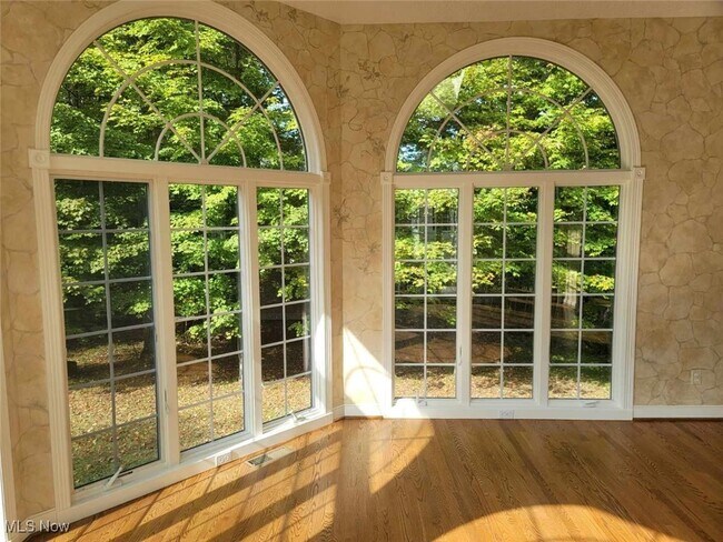 Building Photo - 4466 Forest Brooke Ct N