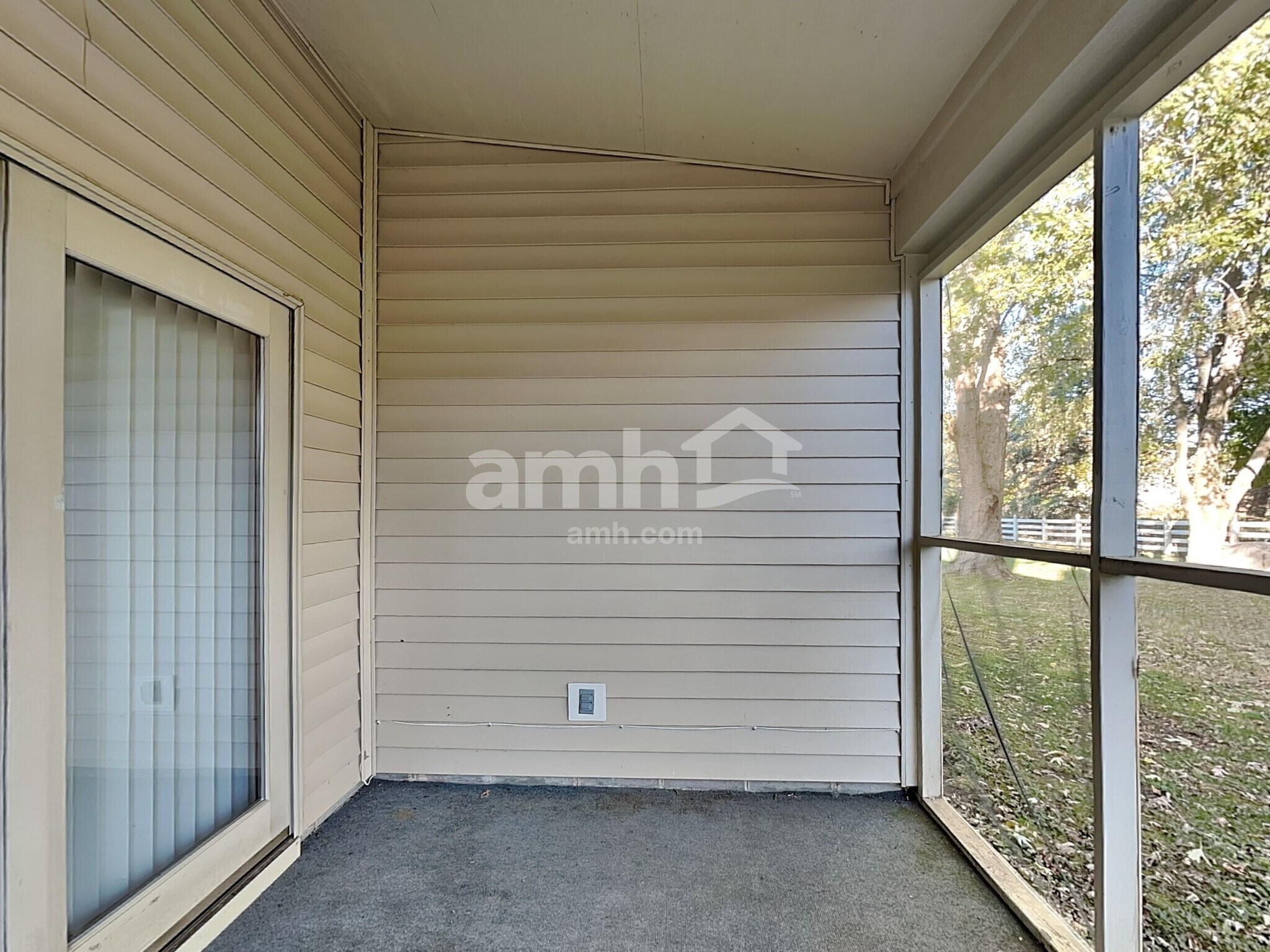 Building Photo - 9940 Wellcroft Ln