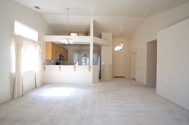 Building Photo - Charming Ceres Home with a spacious backyard!