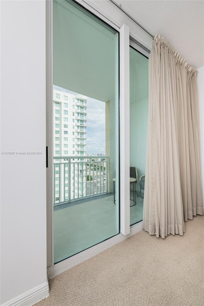 Building Photo - 1745 E Hallandale Beach Blvd