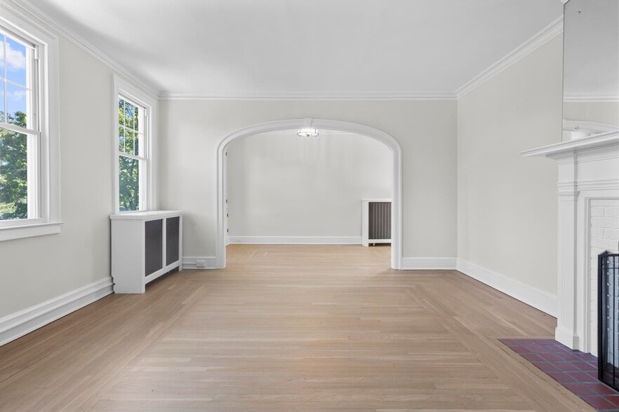 Building Photo - 1070 Whitney Ave