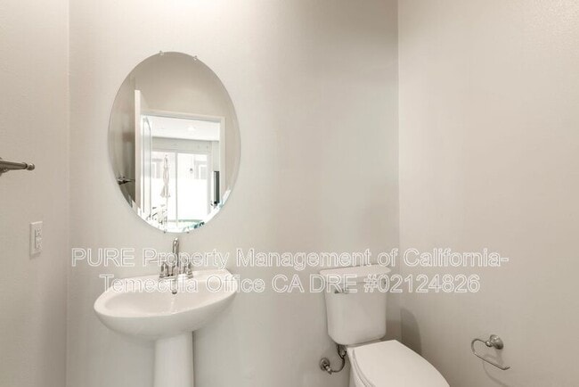 Building Photo - 40702 Birchfield Dr