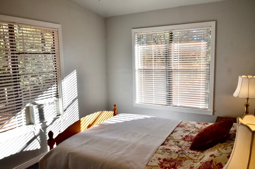 Building Photo - 13101 FM 225