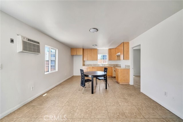Building Photo - 6825 Simpson Ave