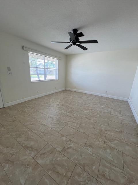 Building Photo - 2712 Peer Ln