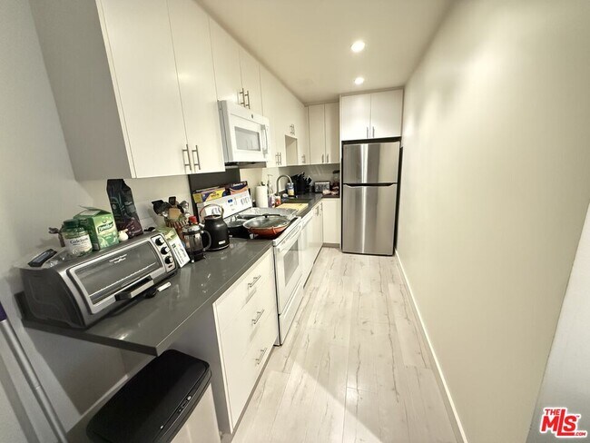 Building Photo - 2857 N Los Felices Rd