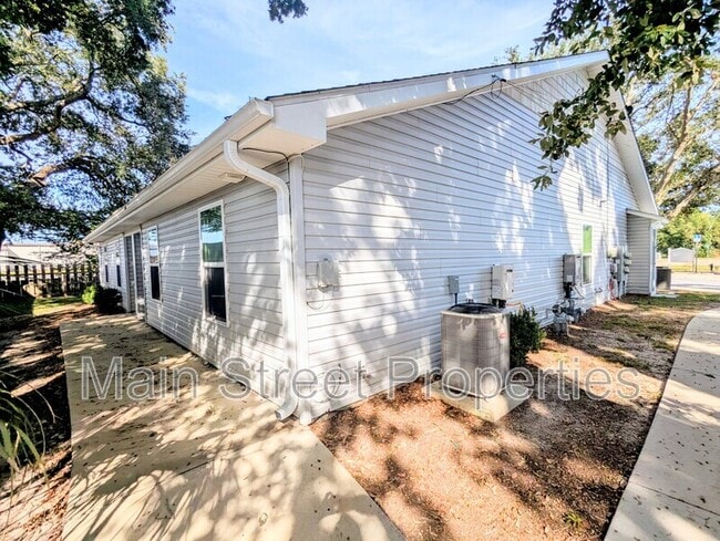 Building Photo - 313 N Navy Blvd