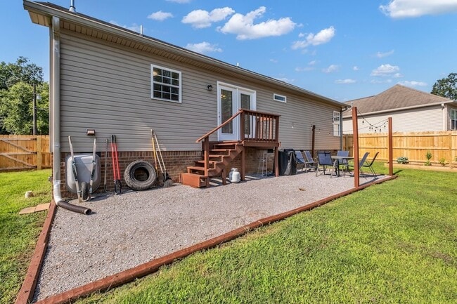 Building Photo - 201 Christine Dr