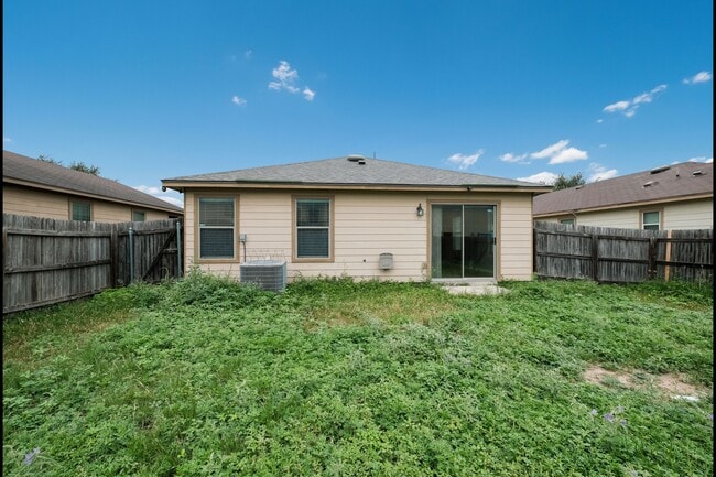 Building Photo - 618 Cormorant