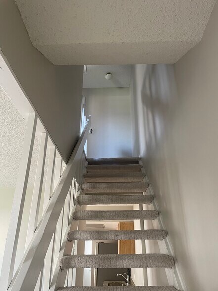 Building Photo - 1936 S Oswego Way