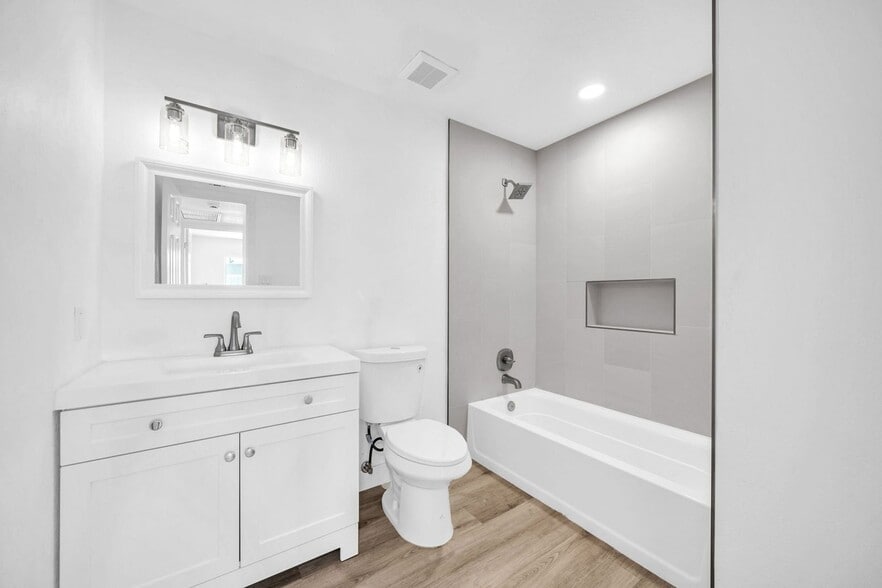 Building Photo - 3330 E Gelding Dr