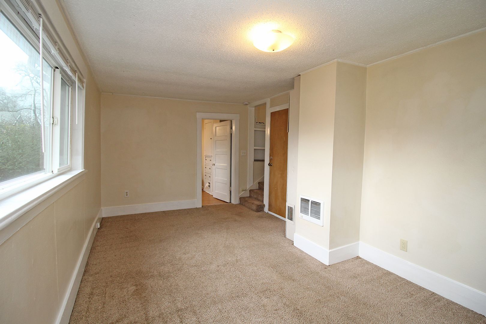 Building Photo - 7630 SE Woodstock Blvd