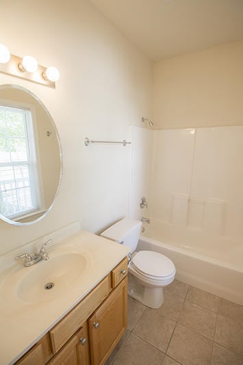 Building Photo - 1930 CENTER St