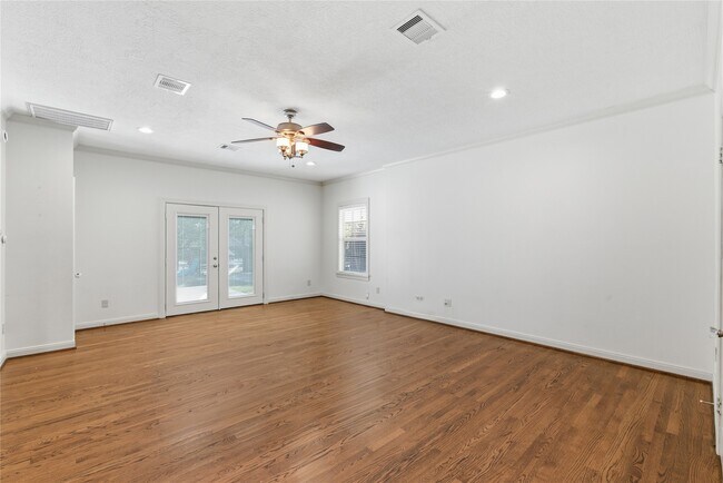 Building Photo - 6666 Fairfield St